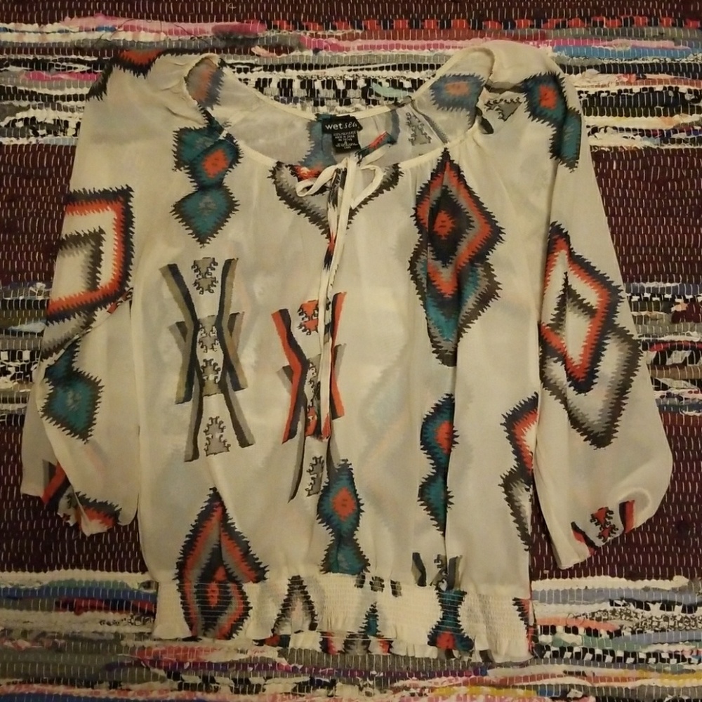 Super cute Wetseal blouse